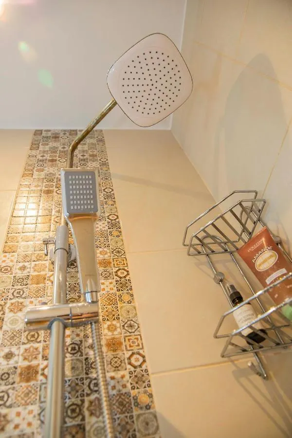 Central Sofia 3-Bedroom Apartment - Urban Art Gallery - Free Parking!