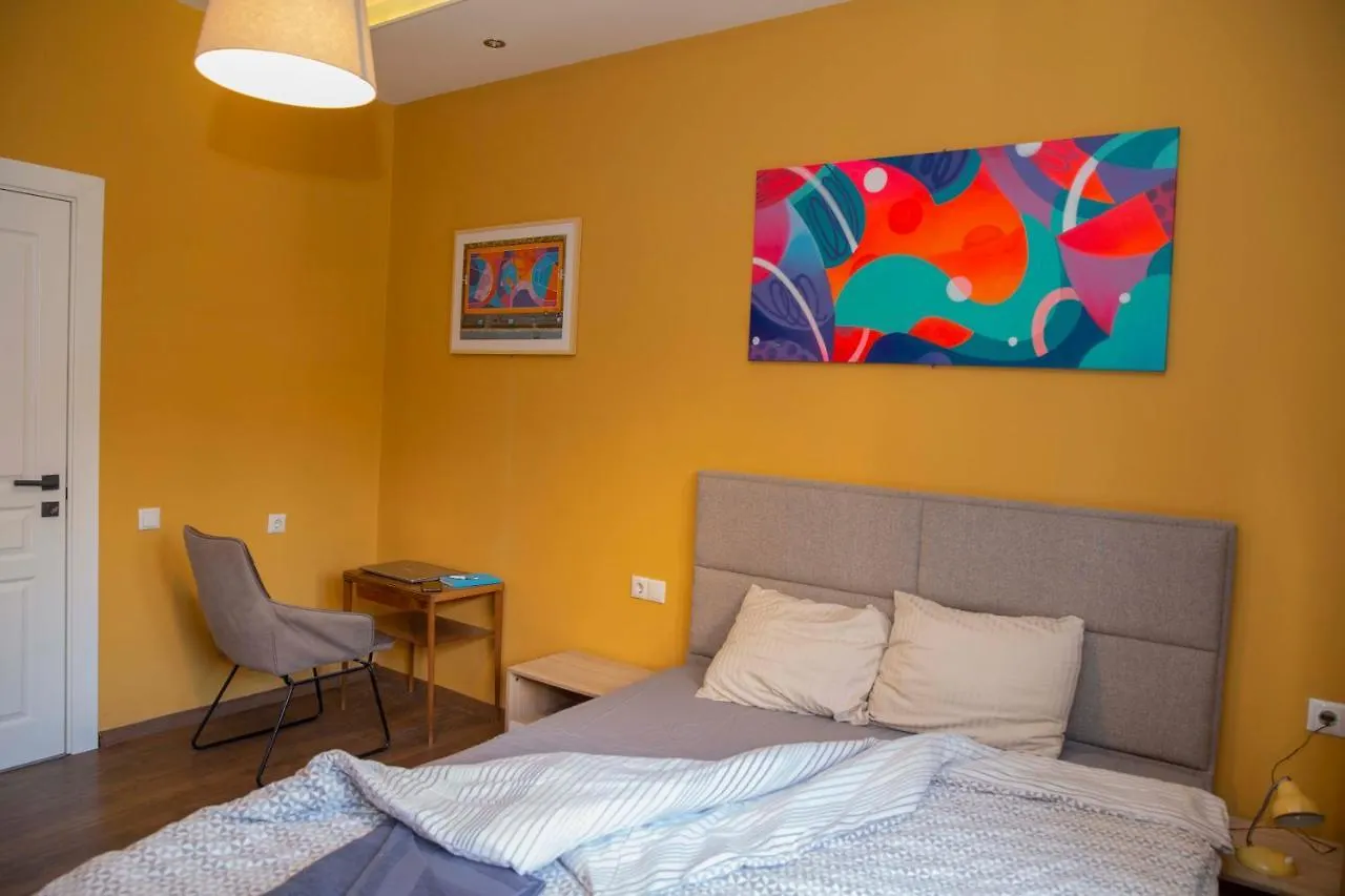 Central Sofia 3-Bedroom Apartment - Urban Art Gallery - Free Parking!