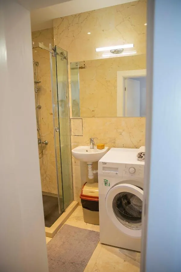 Central Sofia 3-Bedroom Apartment - Urban Art Gallery - Free Parking!