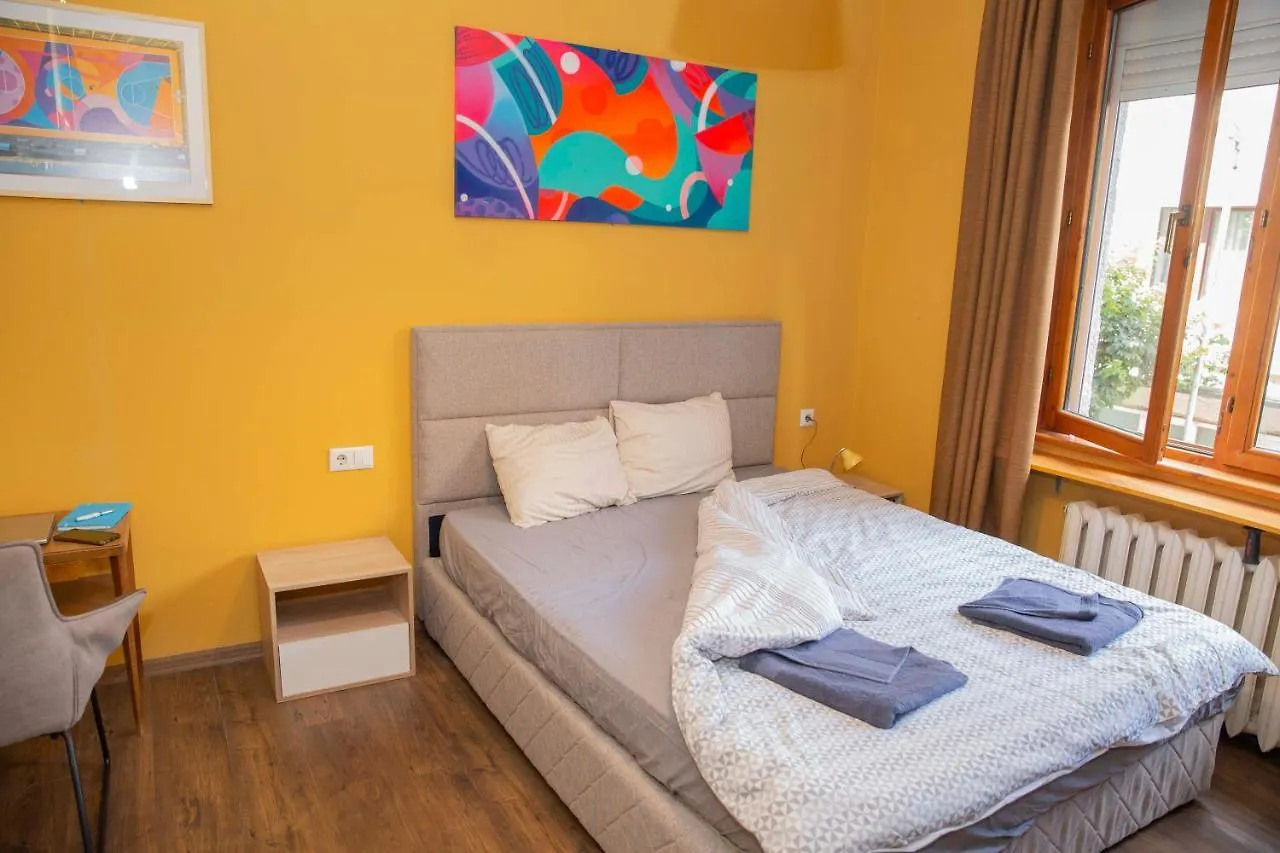 Central Sofia 3-Bedroom Apartment - Urban Art Gallery - Free Parking! Bulharsko