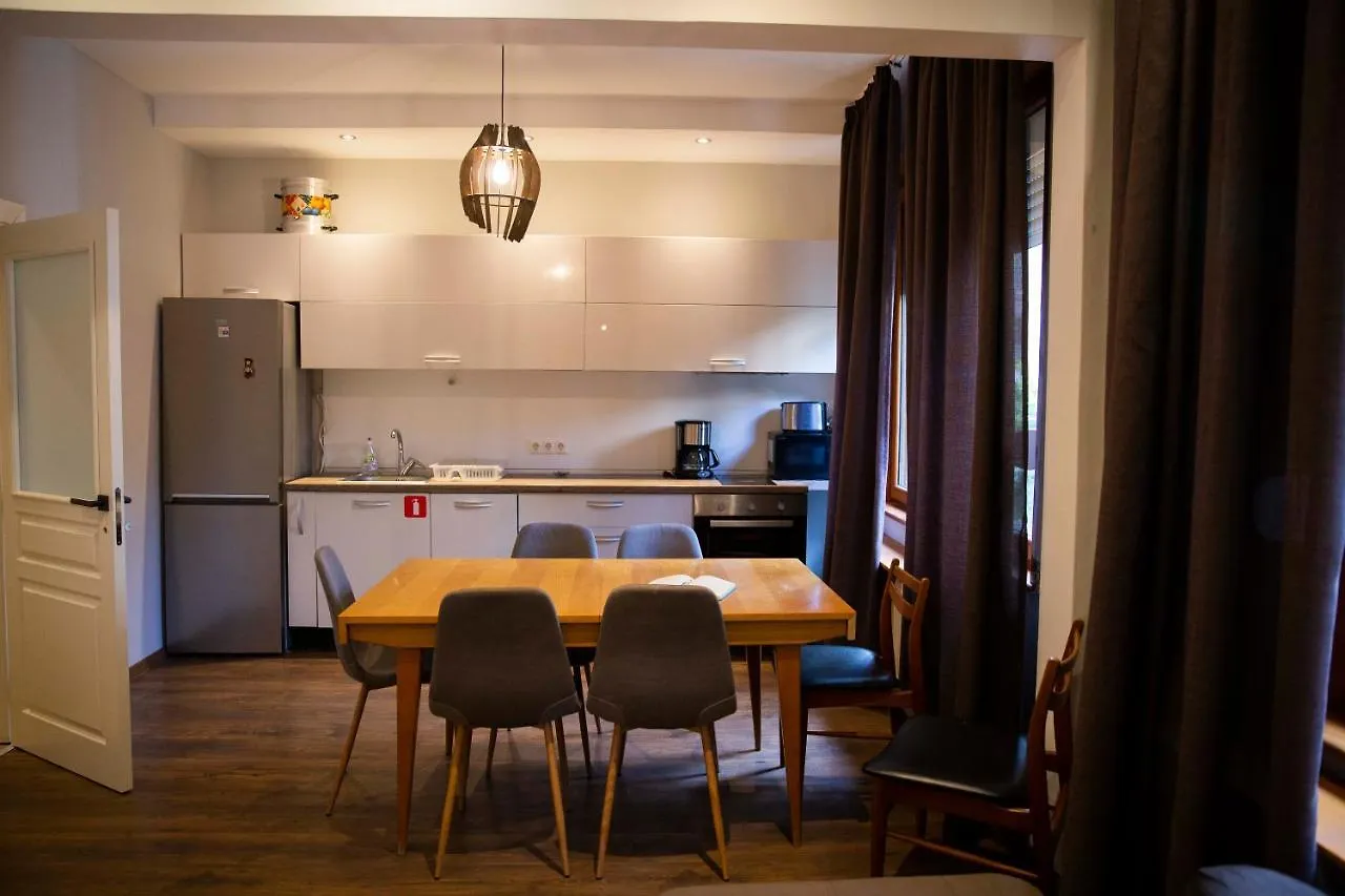 Central Sofia 3-Bedroom Apartment - Urban Art Gallery - Free Parking! Bulharsko