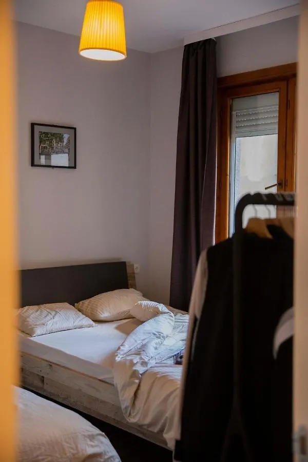 Central Sofia 3-Bedroom Apartment - Urban Art Gallery - Free Parking!