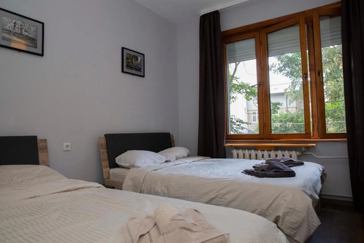 Central Sofia 3-Bedroom Apartment - Urban Art Gallery - Free Parking!